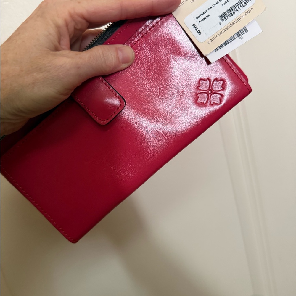 NWT Patricia Nash Naxos wallet - color is called passion